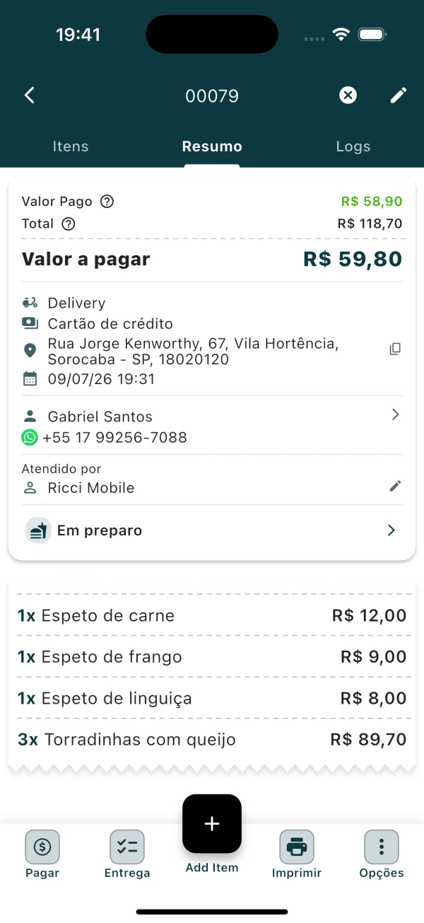 Resumo de pedido delivery no ComandaON com espetos de carne, frango e linguiça, valor pago e valor a pagar